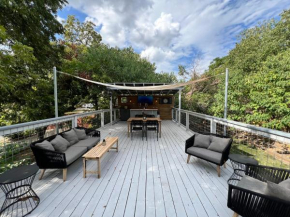 Authentic Austin Pad with Roof-top Deck Bar